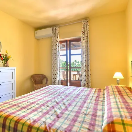 Apartment Pettirosso Casa Vai Zanca